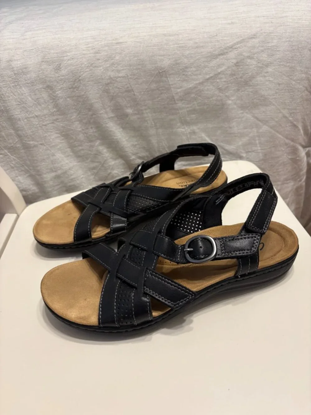 Clarks Collection Women’s Black Strappy Comfort Sandals Size 9.5